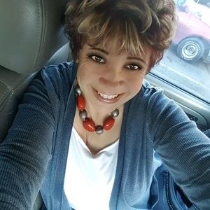 Meet your Posher, Caroline